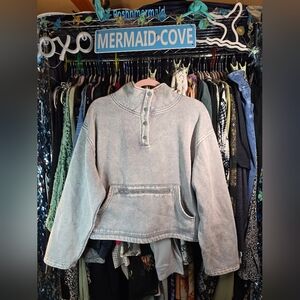 #0266 Large Preloved ZENANA Grey Acid Wash Pullover 4 Snaps 25-27"ptp 21"Long